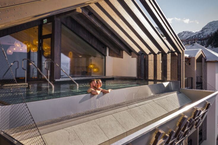 Infinity Outdoor Pool Skihotel Zauchensee Zentral Salzburg 01 Infinity Outdoor Pool Skihotel Zauchensee Zentral Salzburg 01